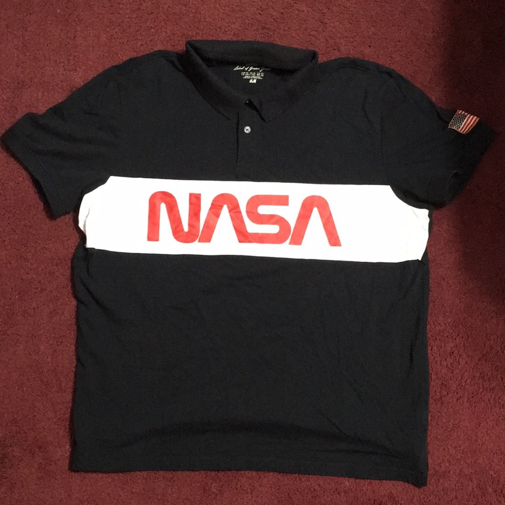 H&M nasa button tee